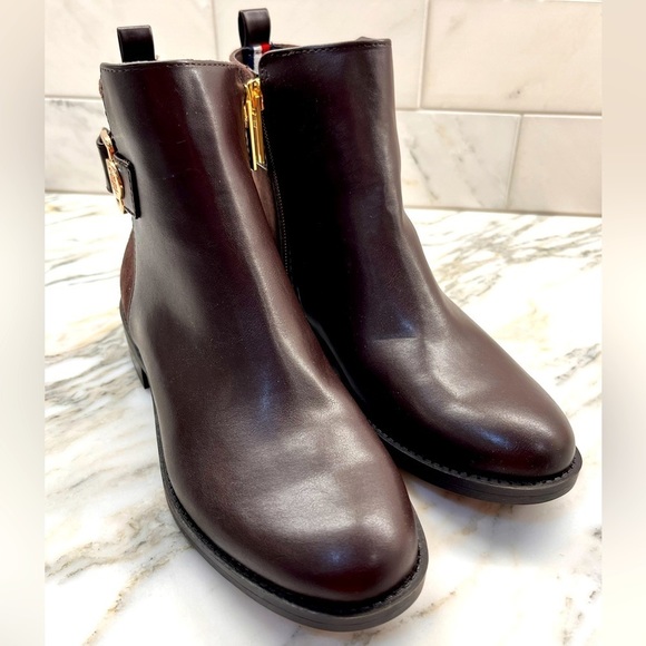 New! Tommy Hilfiger Womens Inella Faux Leather Almond Toe Booties - Picture 6 of 15